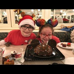 Meet your Posher, Sharon